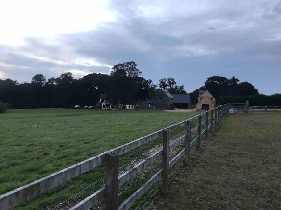 The Old Stables Villa Salisbury Buitenkant foto