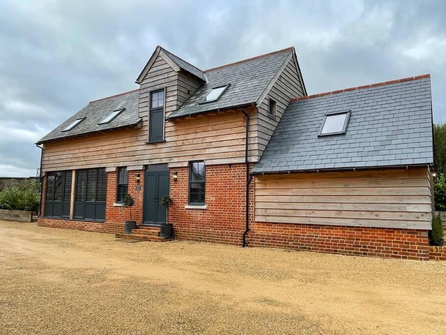 The Old Stables Villa Salisbury Buitenkant foto
